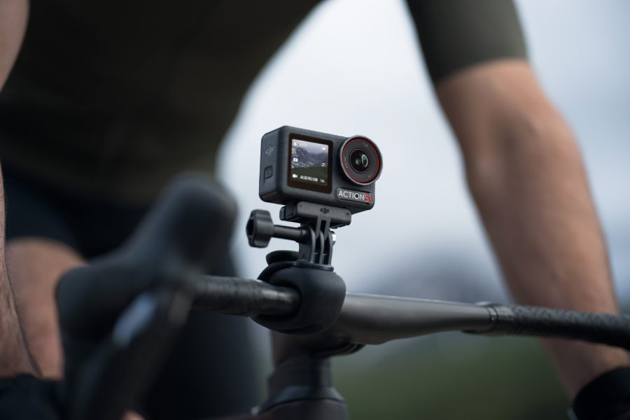 kamera sportowa dji osmo action 5 pro na rowerze